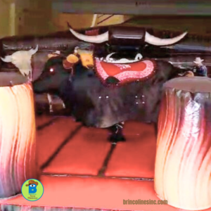 Toro mecánico piel, efectos, bramido y brincoteo